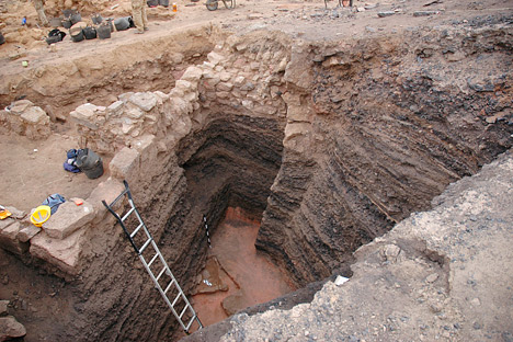 Photograph of excavation in the slag heaps of Khirbat en-Nahas, Jordan.